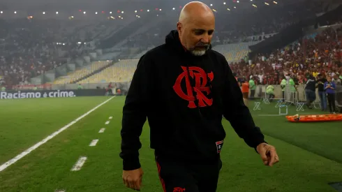 Jorge Sampaoli sufre insultos en Flamengo tras ser goleados por Paranaense.
