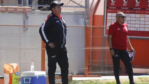 Johao Egaña, técnico de Cobreloa Femenino suspendido por ANFP tras golpear a árbitro.
