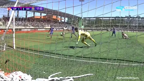 Doble tapadón de la U ante una desafortunada Universidad de Chile.
