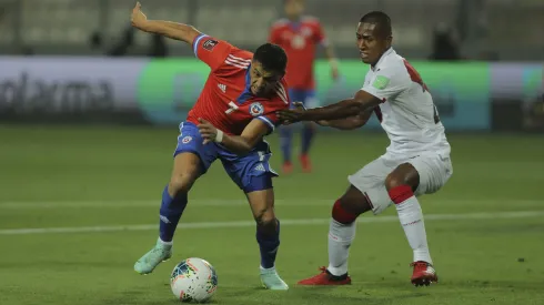 Alexis Sánchez en la última visita de la Roja a Perú: fue una derrota que prácticamente sentenció las chances de clasificar a Qatar 2022. 
