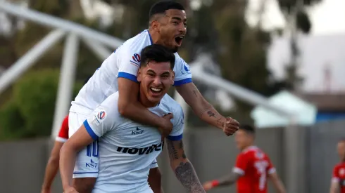 Huachipato vence a Unión La Calera y vuelve a ser líder.
