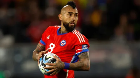 Arturo Vidal sigue en su recuperación en el país.
