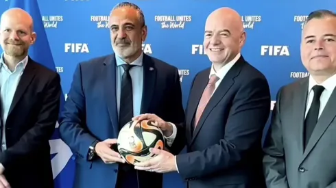 La visita de Pablo Milad a la FIFA por el Mundial 2030.

