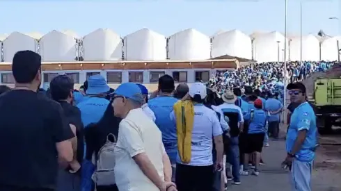 Las puertas abrieron a las 10:00 horas, pero los hinchas pasaron toda la noche
