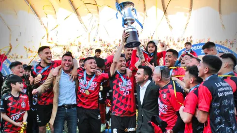 Pese a ser el campeón de Segunda Profesional, Limache todavía no puede festejar del todo el ascenso a la B.
