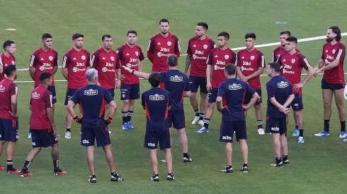 Eduardo Berizzo lidera el entrenamiento en Maturín.

