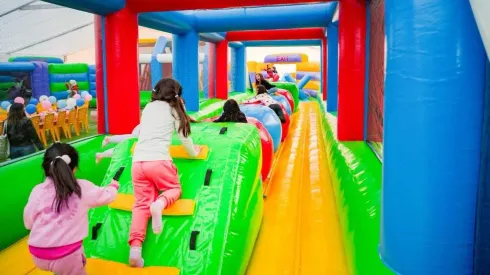 Súper Jump Chile, es el inflable más extenso de Latinoamérica.
