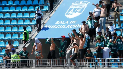 Hinchas de Wanderers provocan incidentes en Iquique.
