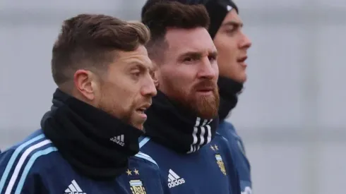 Papu Gómez y Lionel Messi
