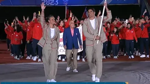 Kristel Kobrich y Esteban Grimalt fueron los abanderados del Team Chile en la ceremonia de los Juegos Panamericanos Santiago 2023.
