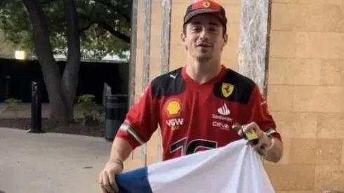 Charles Leclerc con la camiseta nacional
