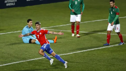 Maxi Guerrero celebra el 1-0 sobre México
