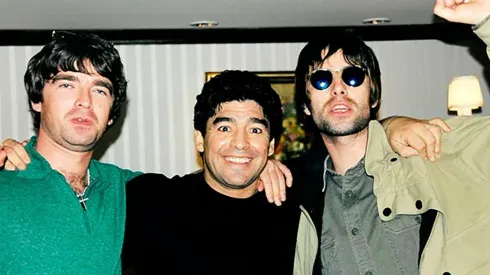 Diego Maradona siempre recibió a la banda Oasis.
