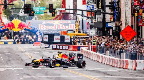 Las calles de Santiago se preparan para vibrar con una nueva edición de Red Bull Showrun, con la visita del RB7. 
