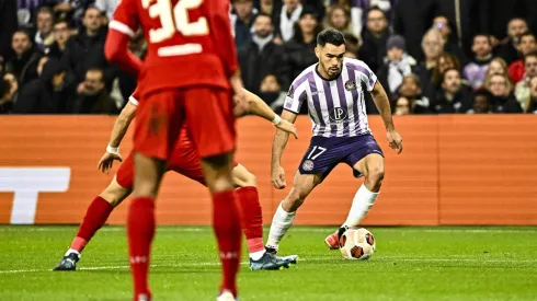 Gabriel Suazo una vez más fue figura en el Toulouse, ahora contra Liverpool.
