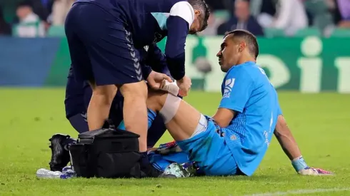 Claudio Bravo lesionado: Pellegrini enciende las alarmas.
