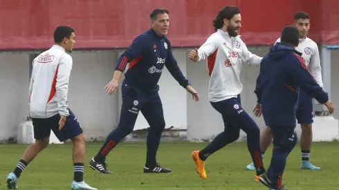 Le piden a Berizzo que el foco sólo esté en la Roja y sus partidos.
