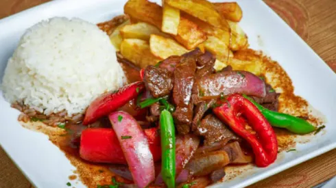 Lomo saltado: El plato fuerte de la cocina peruana,
