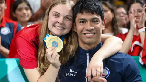 Jorge Carinao le pidió matrimonio a su pareja, Camila Schneider, tras ganar medalla de oro en el Para powerlifting.
