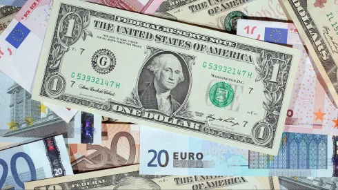 ¿A cuánto está el euro y el dólar hoy?.
