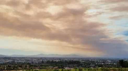 Dónde es el incendio que pone la alerta por extensa columna de humo.
