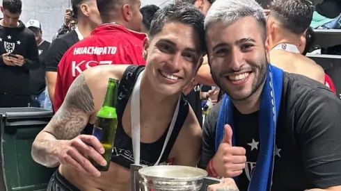 El barbero vivió la íntima celebración de Huachipato.
