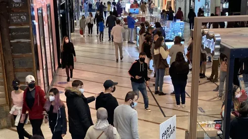 La ley impide la apertura de centro comerciales, malls y strip center durante la realización del Plebiscito.
