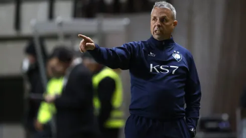 El entrenador de Huachipato debe dar una respuesta cuanto antes.
