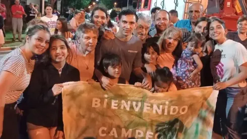 Campeón con Huachipato recibe un emotivo homenaje en Argentina