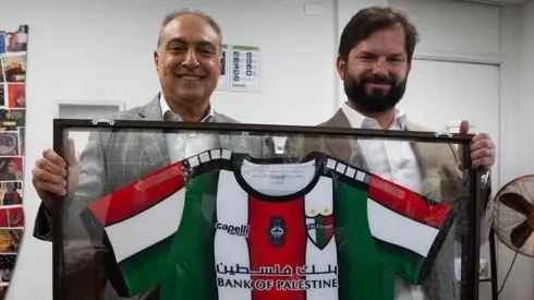 Palestino le hizo un regalo al Presidente Boric
