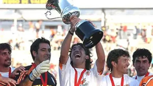 Cobreloa le ganó la final del torneo 2003 a Colo Colo y alcanzó el bicampeonato.
