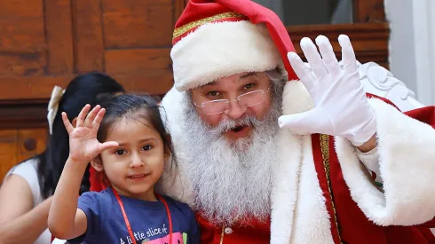 ¿Por qué en Chile se le dice Viejito Pascuero y no Santa Claus? 
