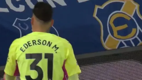 Everton de Viña se hizo presente ante el Manchester City.
