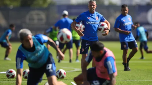 Gustavo Álvarez sigue armando su plantel para la temporada.
