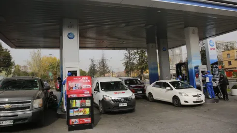 Baja el precio de los combustibles
