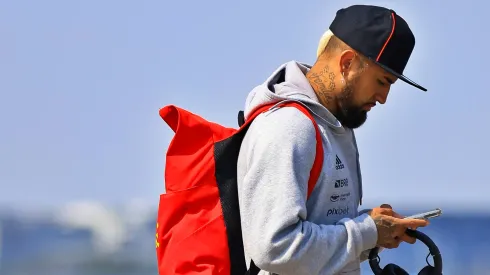 Arturo Vidal espera paciente que se confirme su arribo a Colo Colo.
