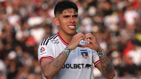 ¡Se queda! Colo Colo confirma la continuidad de Carlos Palacios.
