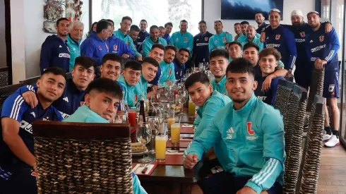 Universidad de Chile tuvo un almuerzo de despedida en Coquimbo, pero que llamó la atención de los hinchas por uno de los jugadores.
