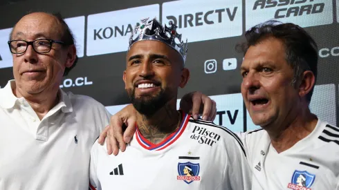 Arturo Vidal fue presentado con bombos y platillos en Colo Colo.
