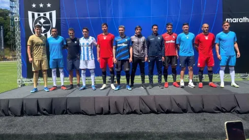 Las nuevas camisetas de Huachipato.
