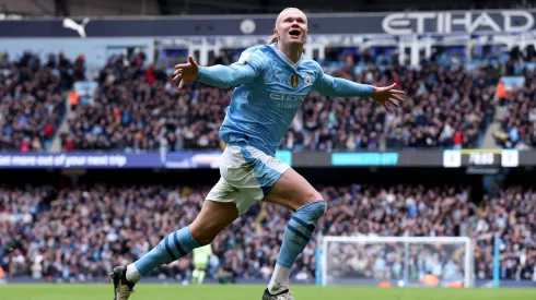 Erling Haaland marcó su primer gol en el 2024 para dejar al Manchester City en la cima.
