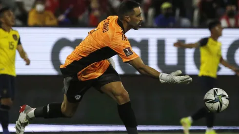 Claudio Bravo fue contactado por Gareca para volver a la Roja
