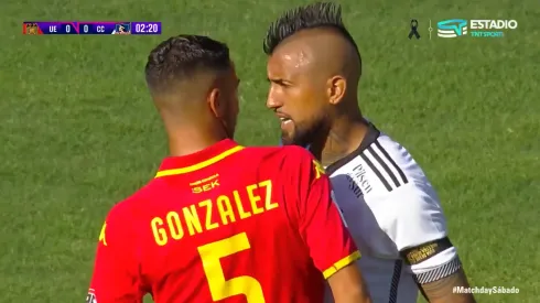 Arturo Vidal y su temprano encontrón con el "Pulpo" Diego González.
