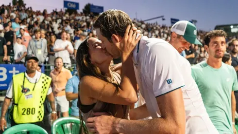 Jarry festeja con su esposa Laura uno de sus triunfos en Buenos Aires
