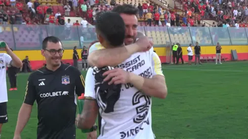 Daniel Gutiérrez se fundió en dos abrazos con Tuto de Paul. Uno después del gol y este, que fue tras el partido. 
