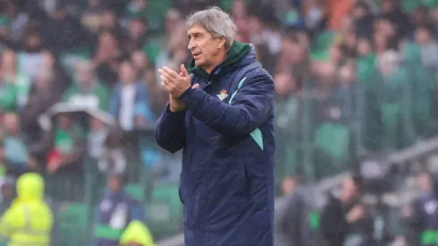 Manuel Pellegrini recibió el respaldo de los fanáticos del Betis.
