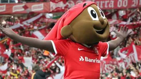 Sací, el corpóreo del Inter de Charles Aránguiz que está en la polémica.
