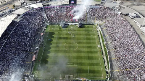 Preocupación por la cancha del estadio Monumental en la previa del Colo Colo-Godoy Cruz.
