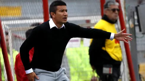 Víctor Rivero dirigiendo a San Felipe en 2022.
