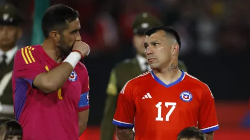 Medel junto a Bravo hace un año, en el amistoso ante Paraguay
